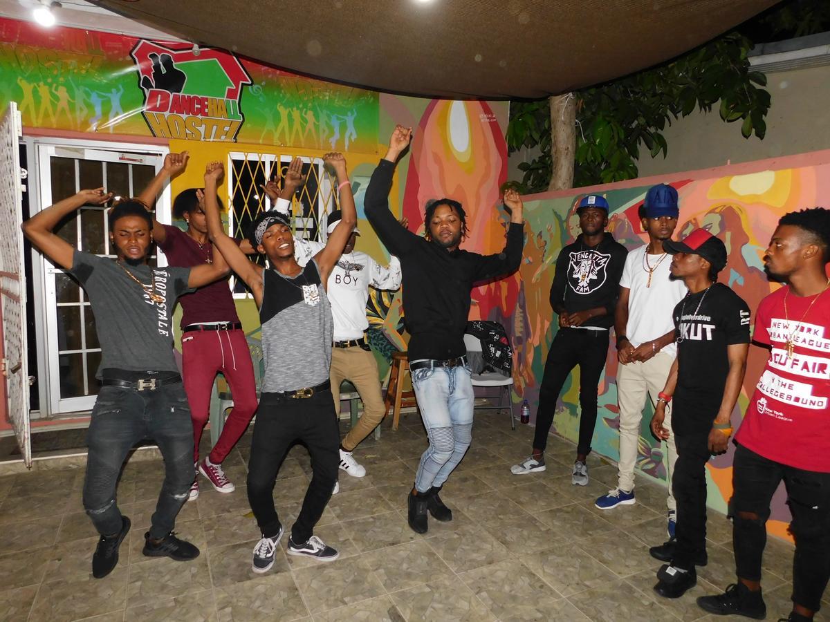 Dancehall Hostel Kingston Exteriör bild